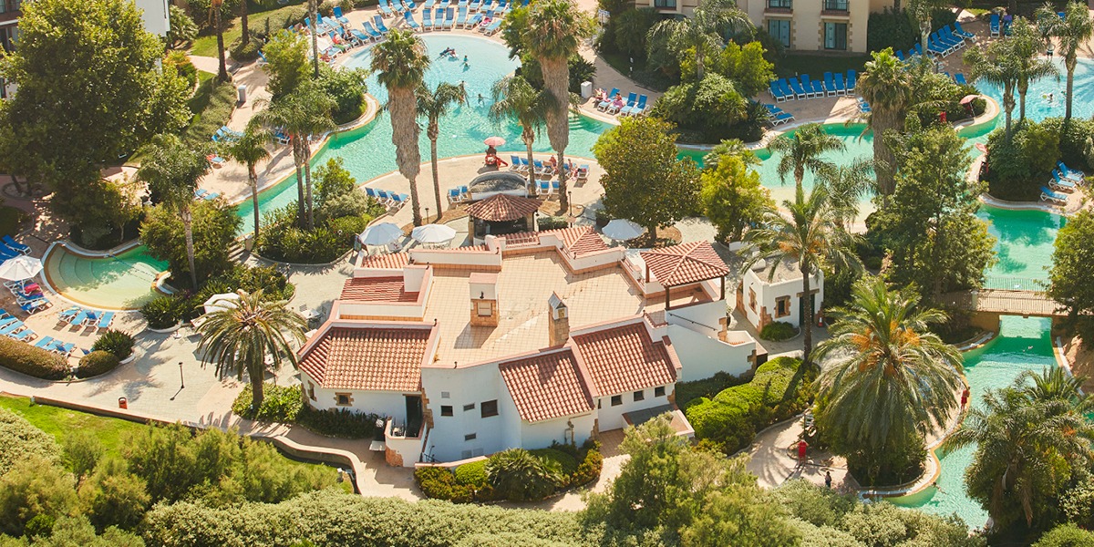 Hotel exterior panorámica